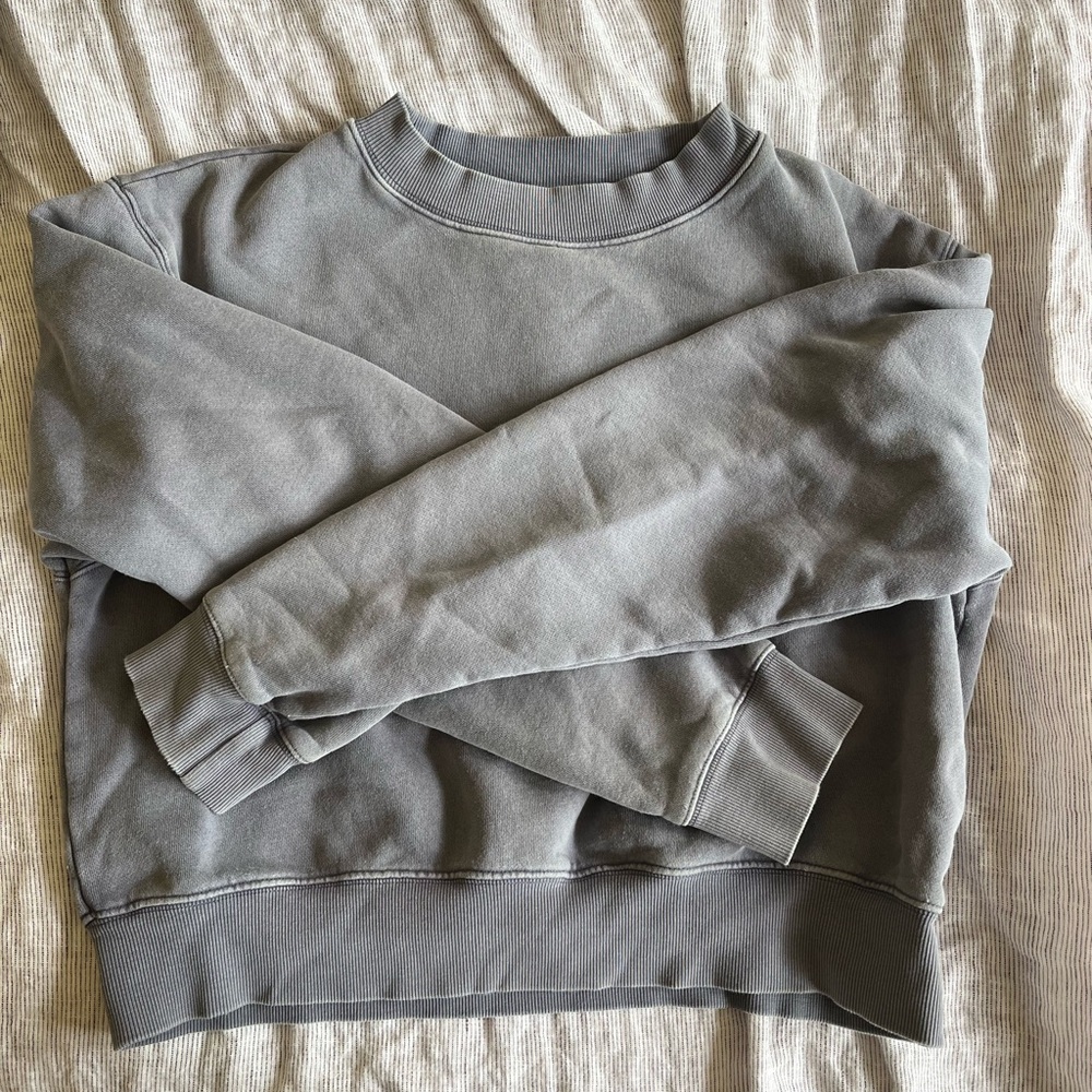 ARITZIA TNA SWEATSHIRT - Picture 6 of 6